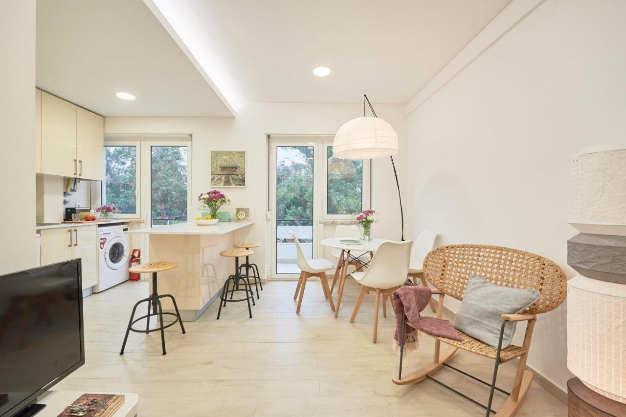 Light Apartment With Amazing Balcony, By Timecooler Lizbona Zewnętrze zdjęcie